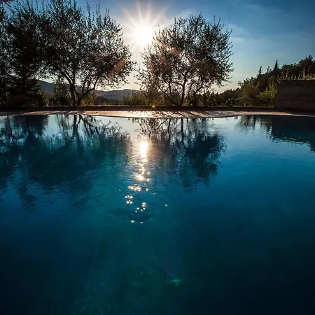 Cilnia Farm stay *